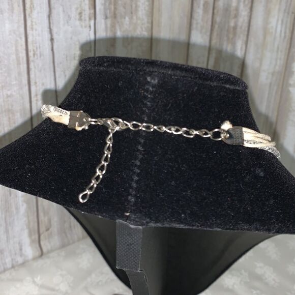 White carved shell necklace. 20” - Picture 6 of 8